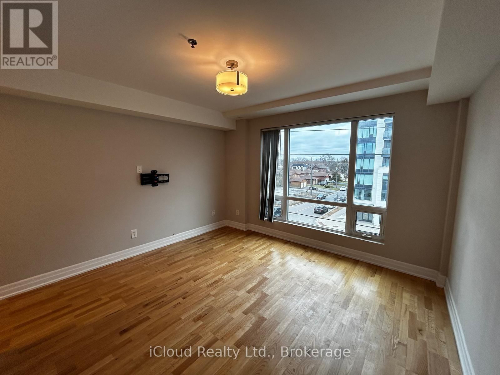 201 - 724 SHEPPARD AVENUE WEST Image 9