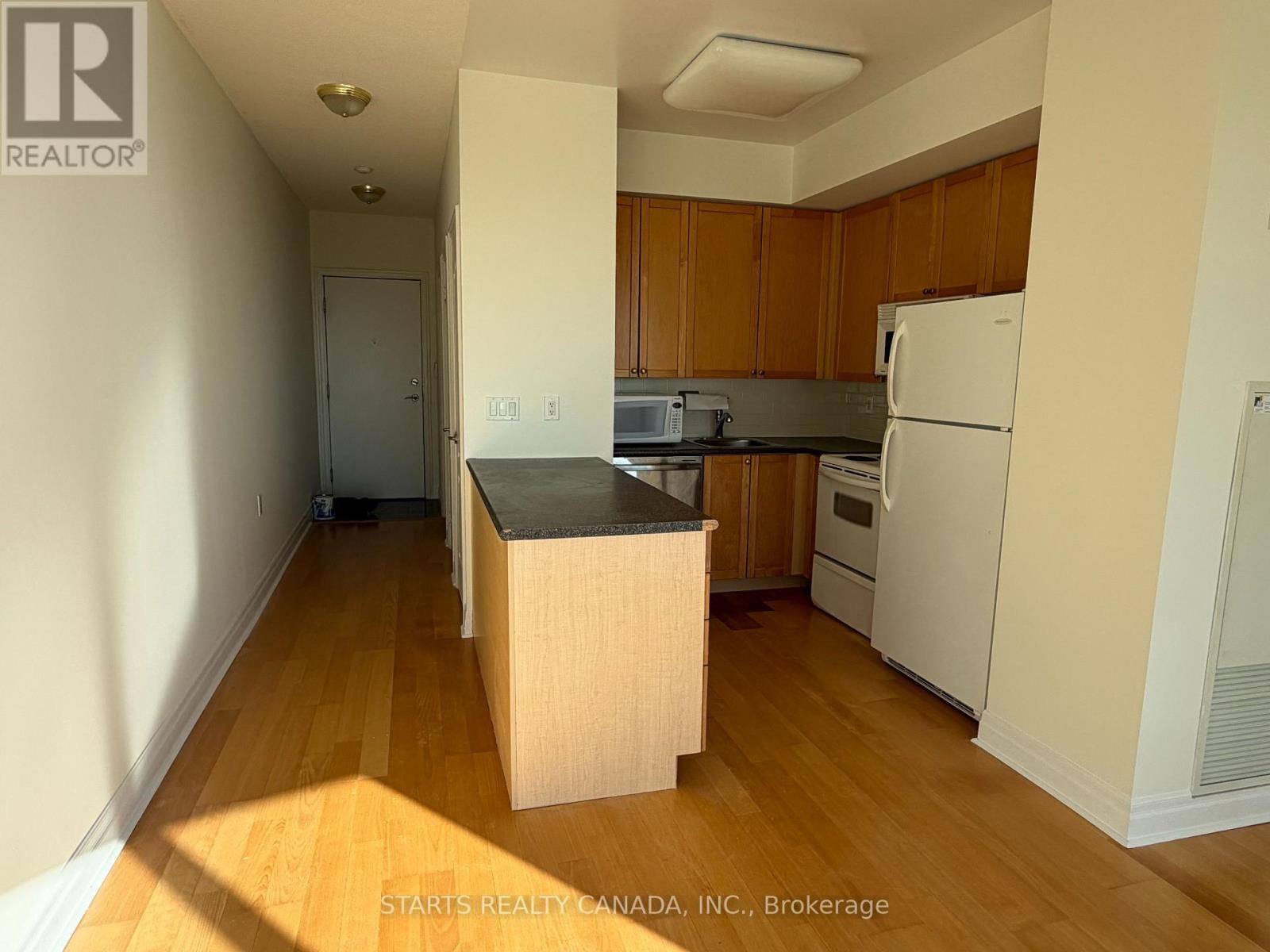 2804 - 21 HILLCREST AVENUE Image 3