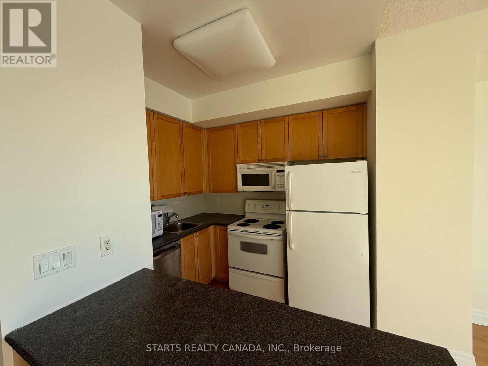 2804 - 21 HILLCREST AVENUE Image 4