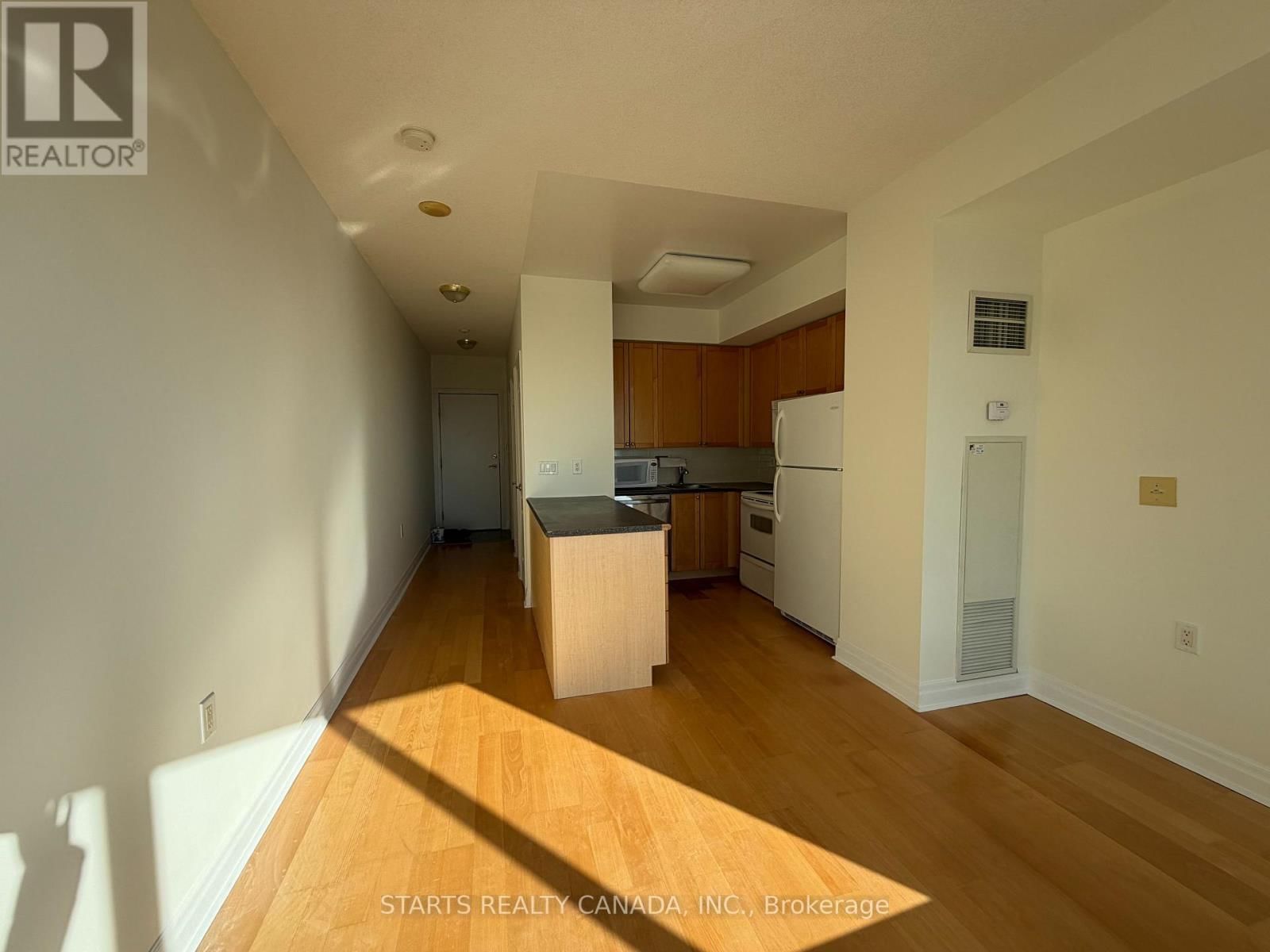 2804 - 21 HILLCREST AVENUE Image 7