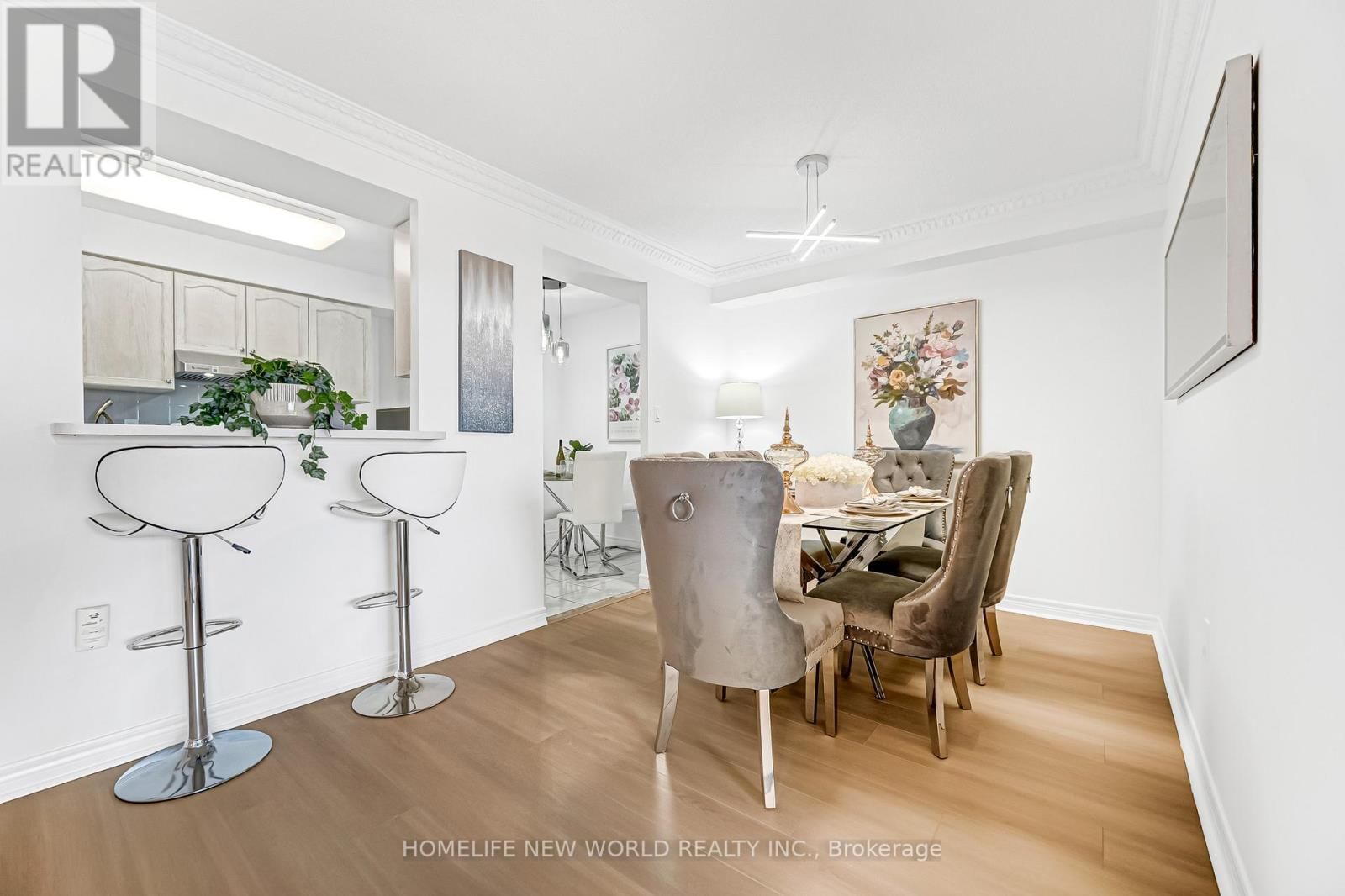 908 - 88 GRANDVIEW WAY Image 12