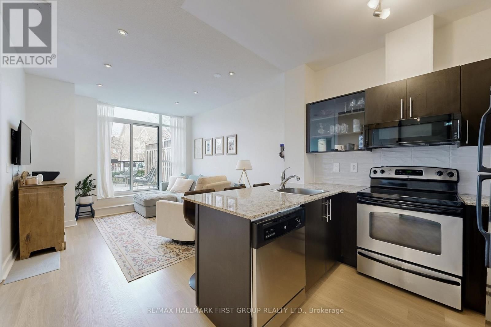 127 - 120 DALLIMORE CIRCLE Image 10