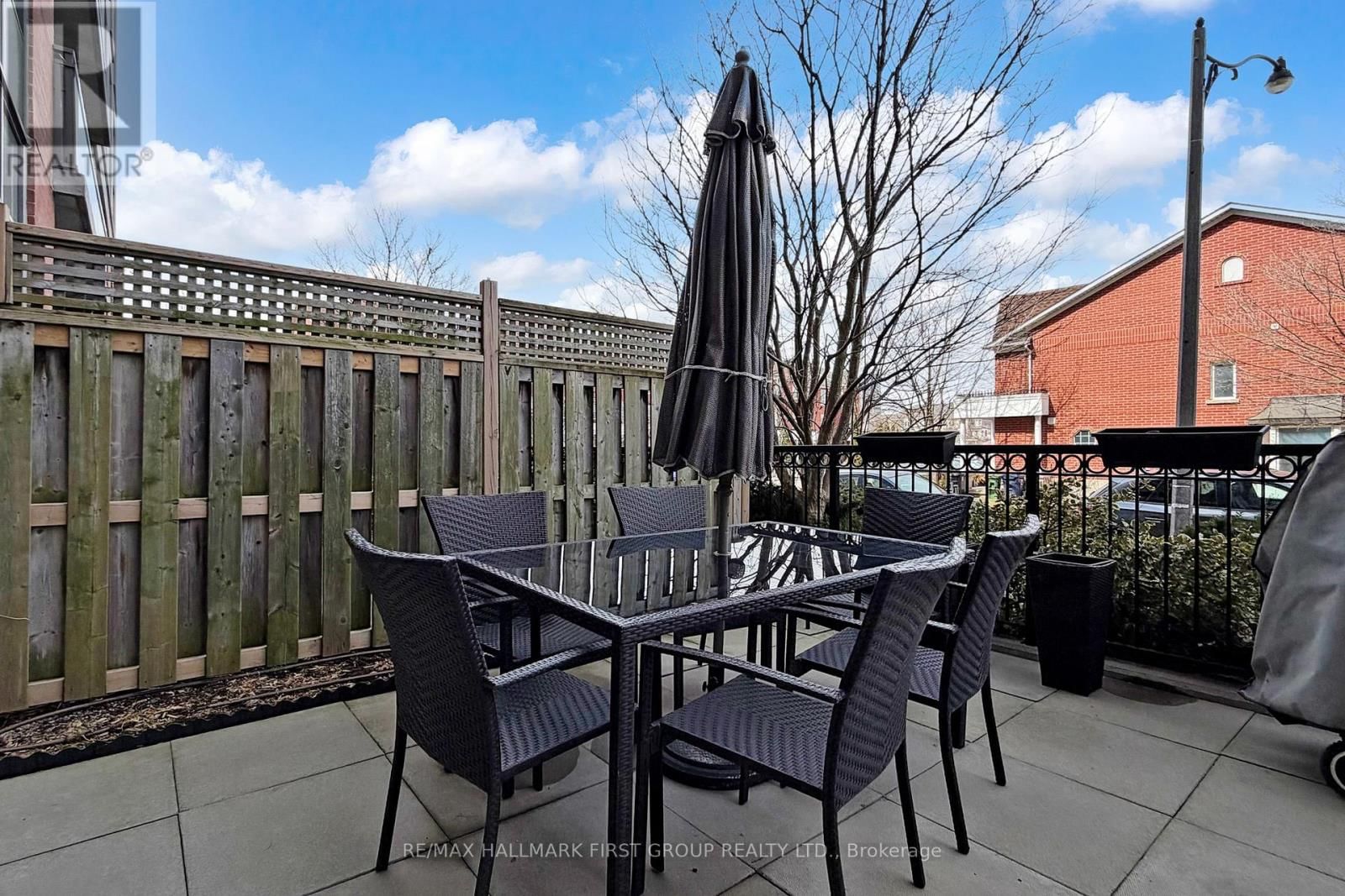 127 - 120 DALLIMORE CIRCLE Image 25