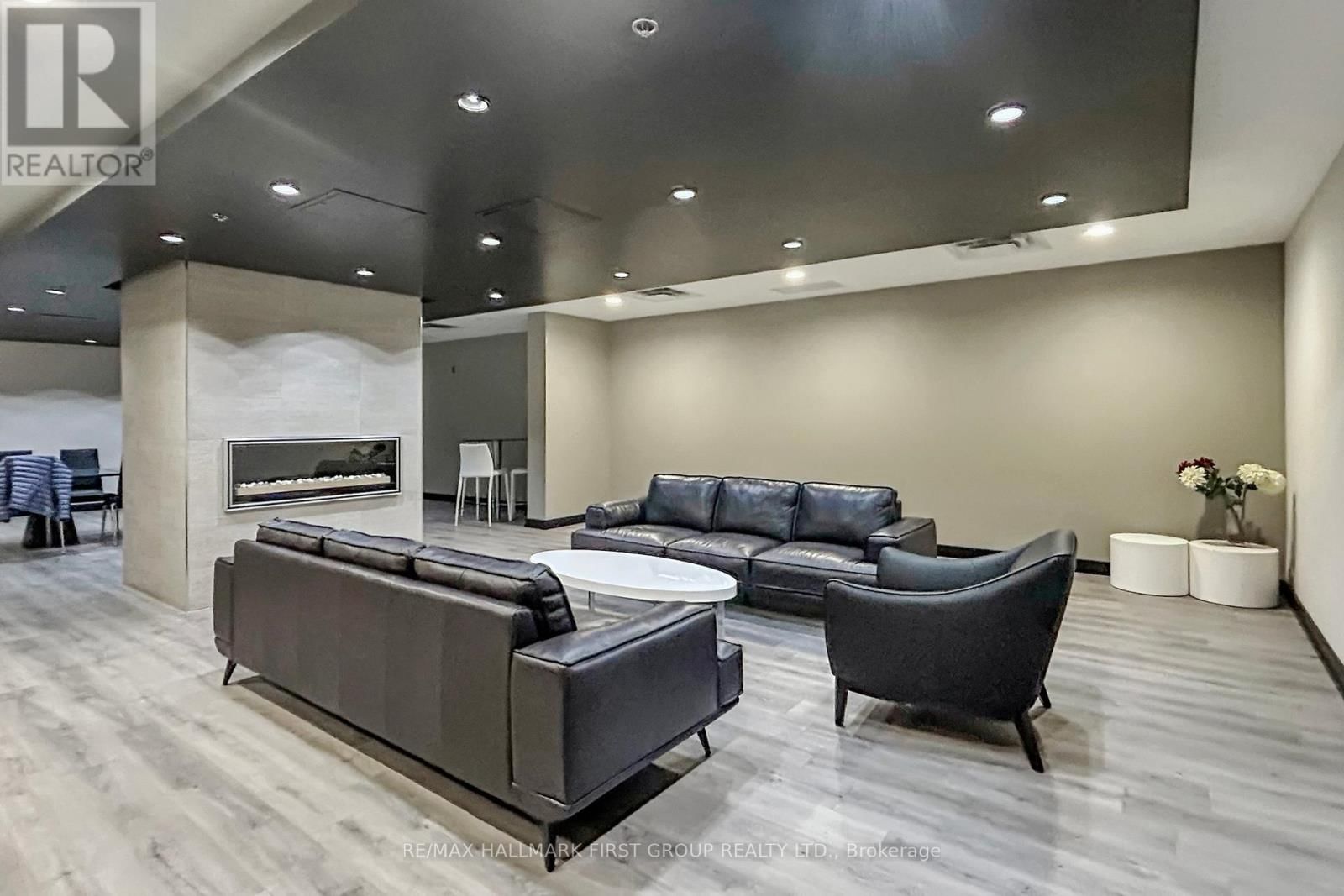 127 - 120 DALLIMORE CIRCLE Image 27