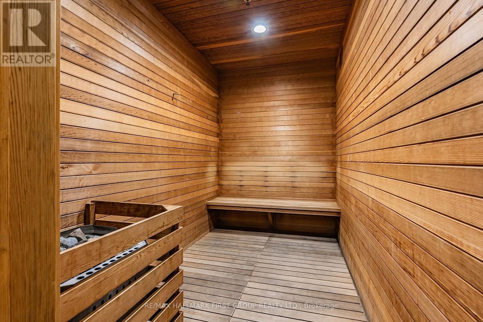 127 - 120 DALLIMORE CIRCLE Image 34