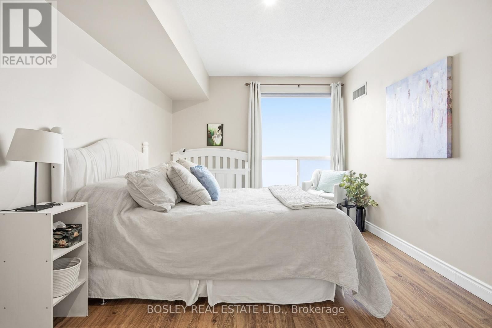 611 - 5 CONCORDE PLACE Image 30