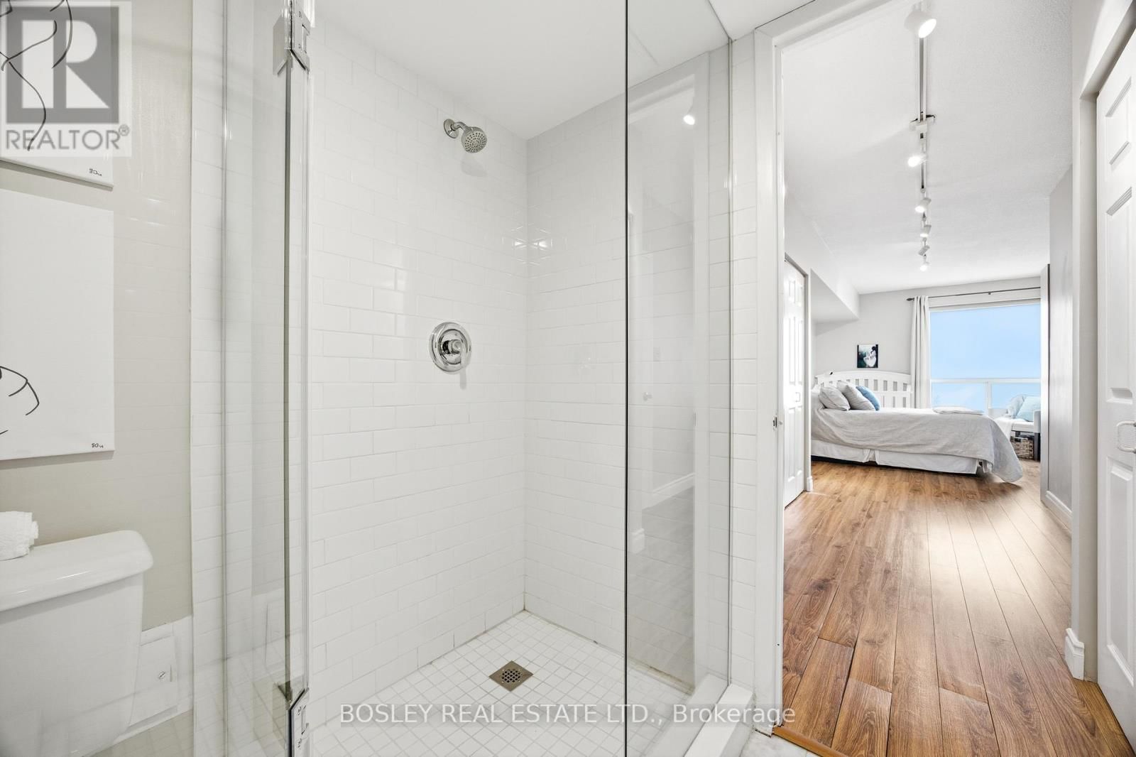 611 - 5 CONCORDE PLACE Image 38