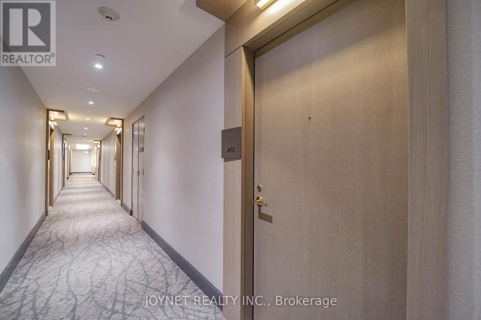 918 - 1 EDGEWATER DRIVE Image 11