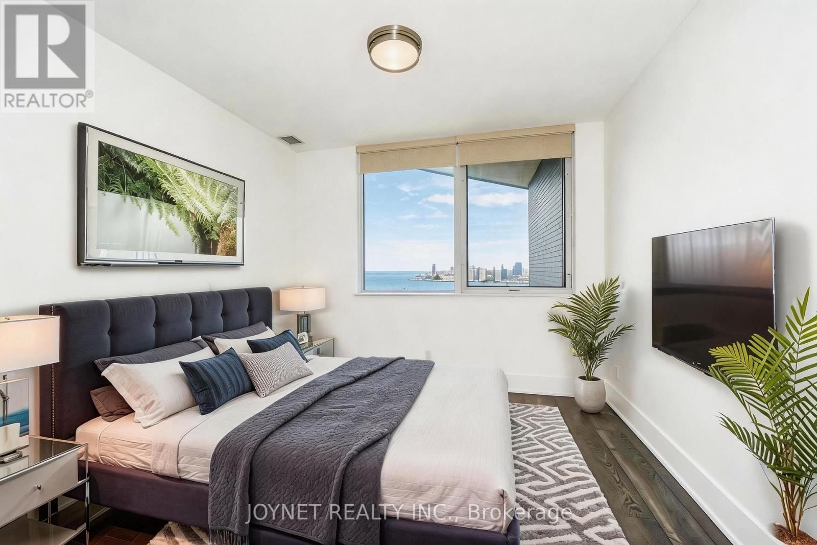 918 - 1 EDGEWATER DRIVE Image 14