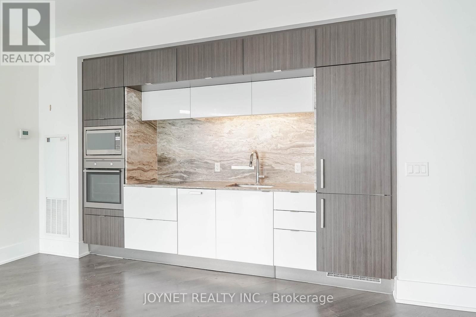 918 - 1 EDGEWATER DRIVE Image 20