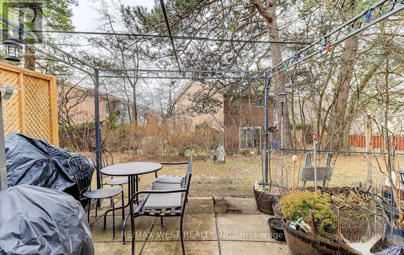 27 - 10 LEITH HILL ROAD Image 19