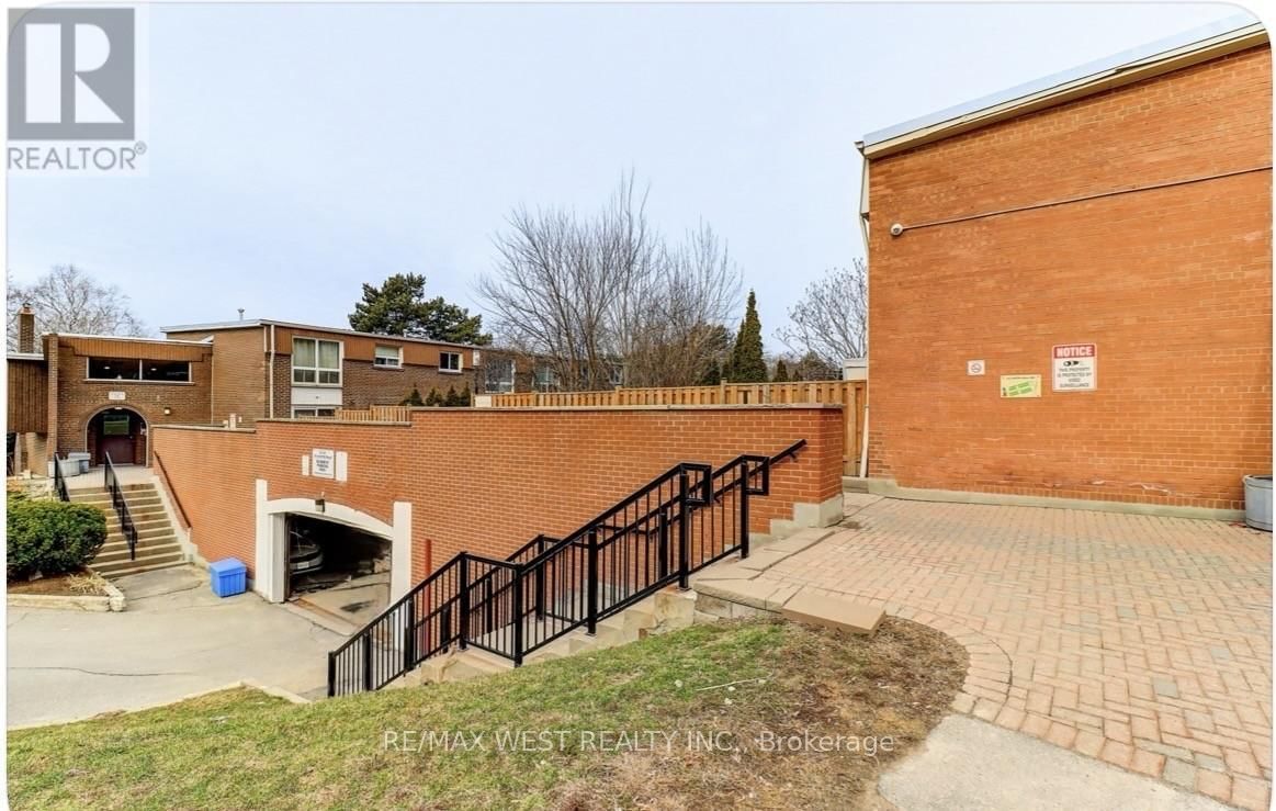 27 - 10 LEITH HILL ROAD Image 23