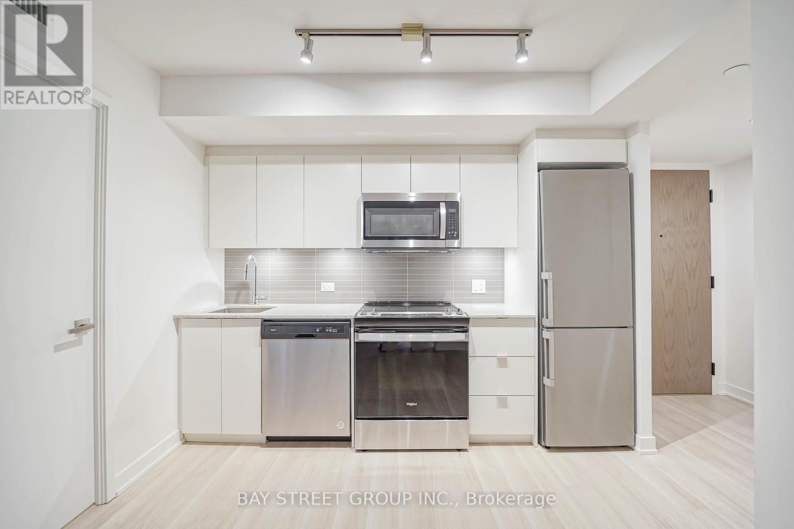 231 - 30 TRETTI WAY Image 14