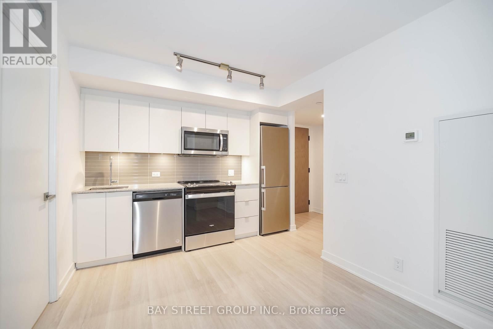 231 - 30 TRETTI WAY Image 22