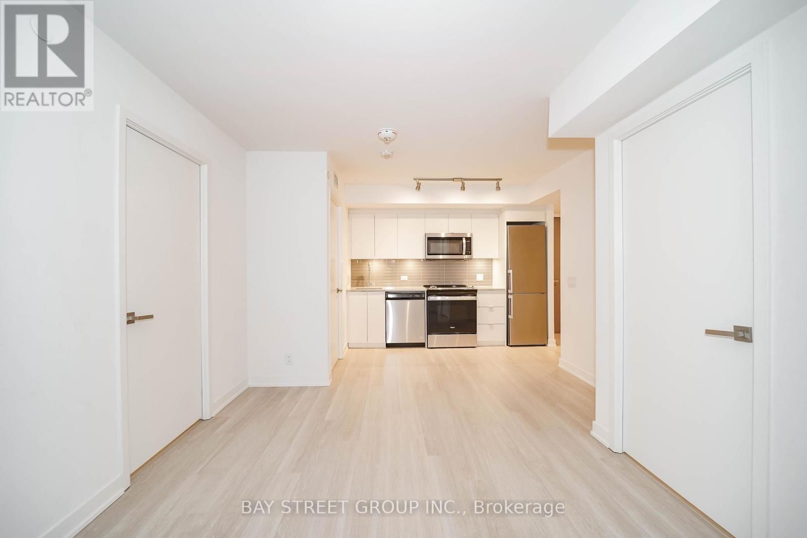 231 - 30 TRETTI WAY Image 28