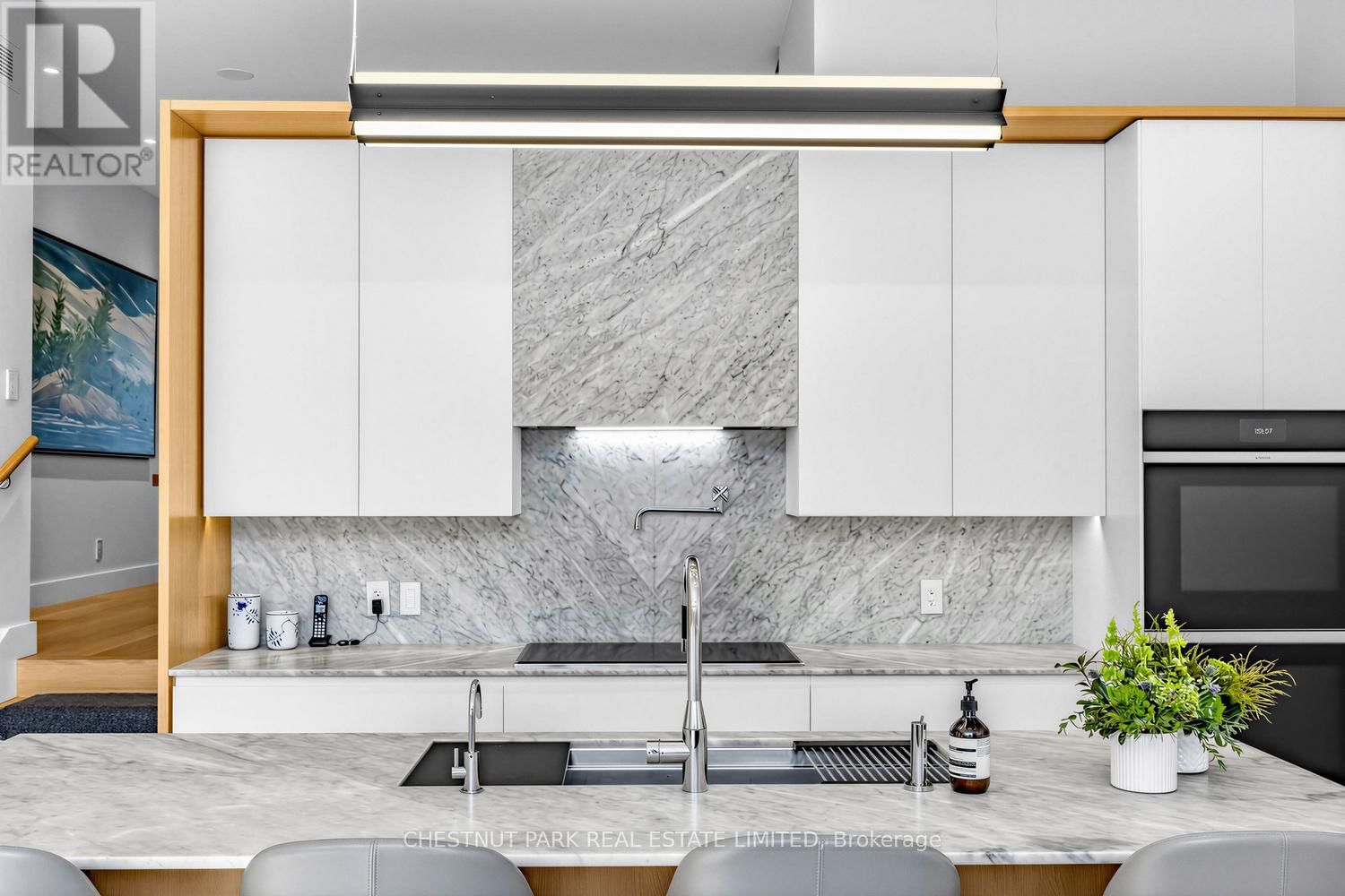 55 FARNHAM AVENUE Image 20