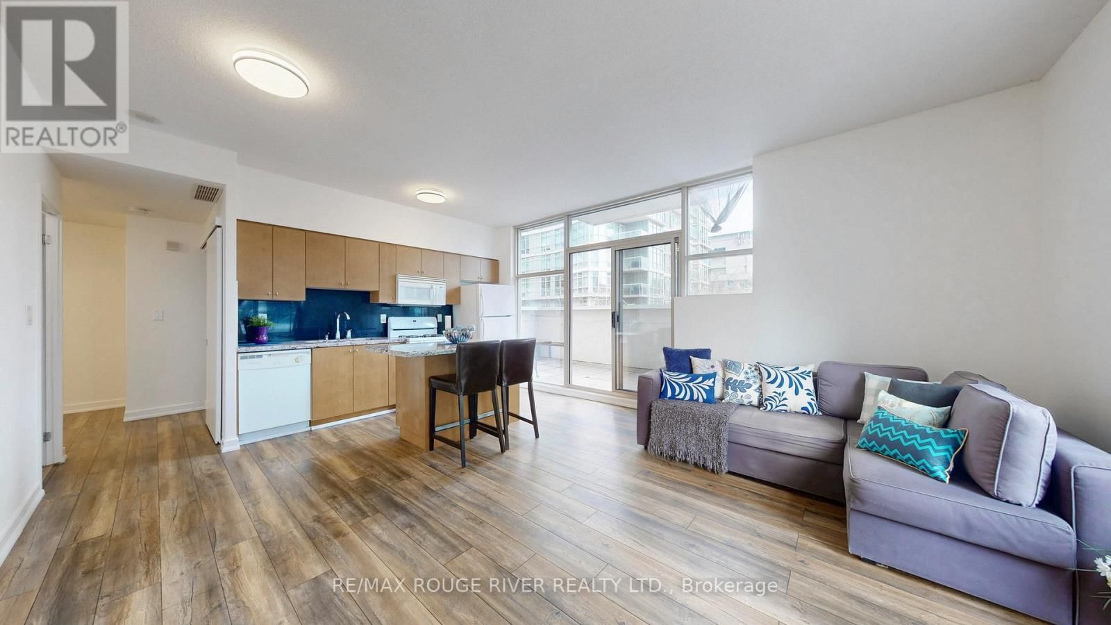 M03 - 9 SPADINA AVENUE Image 9