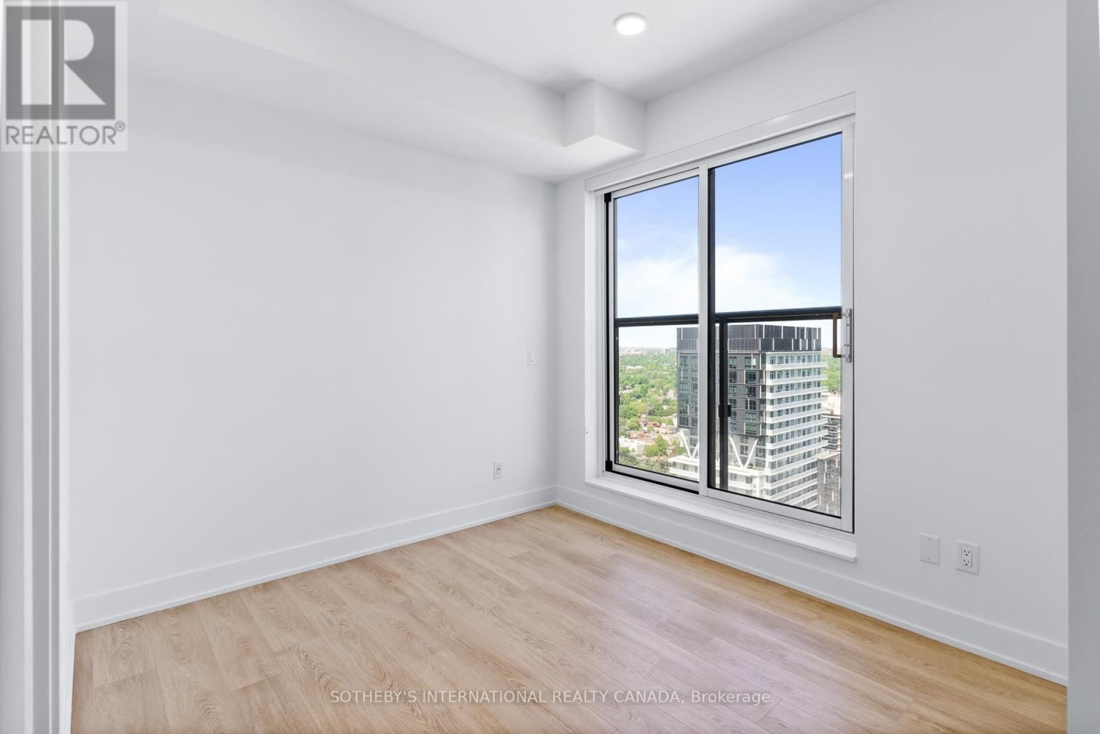 1601 - 200 REDPATH AVENUE Image 15