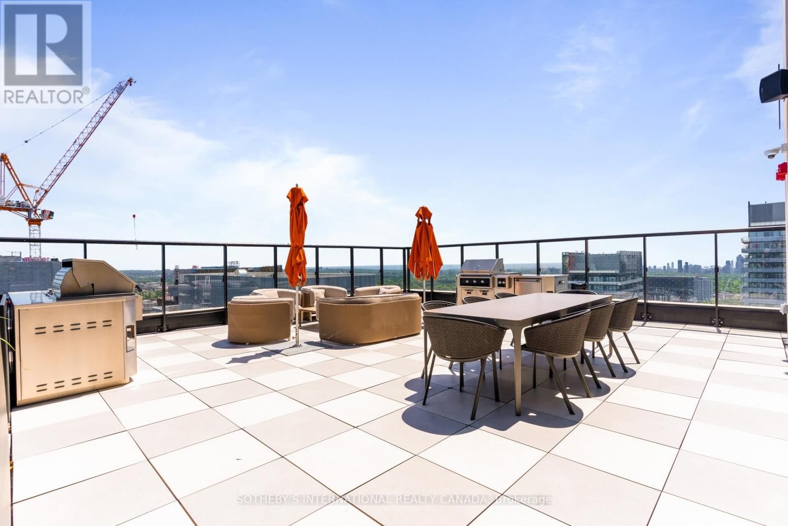 1605 - 200 REDPATH AVENUE Image 38