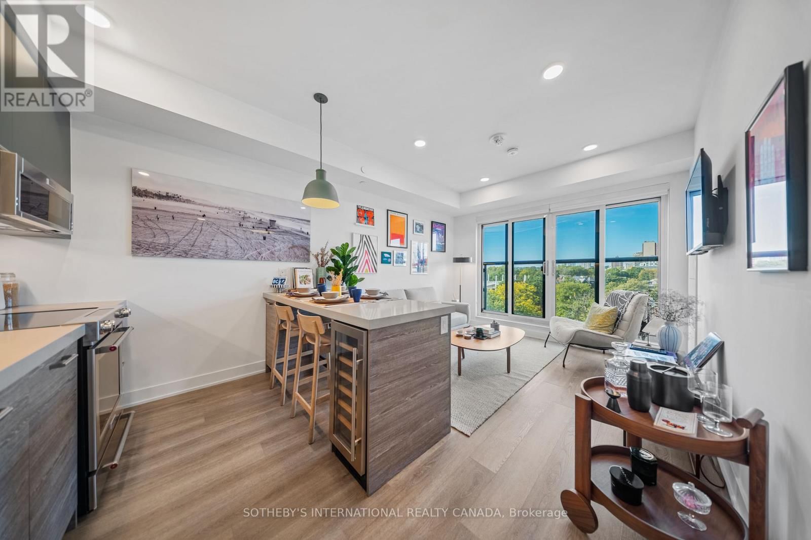 414 - 484 SPADINA AVENUE Image 1