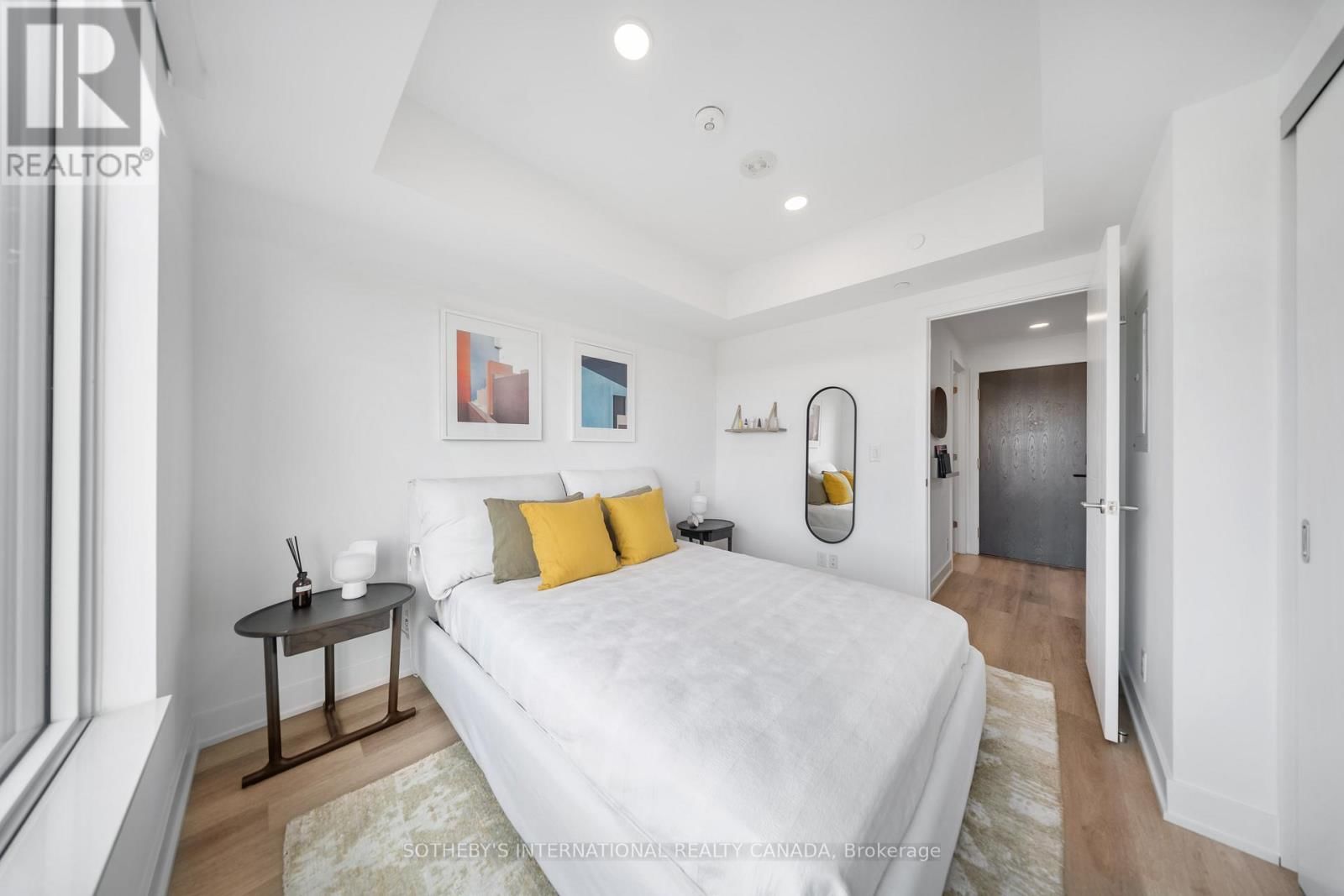 414 - 484 SPADINA AVENUE Image 15