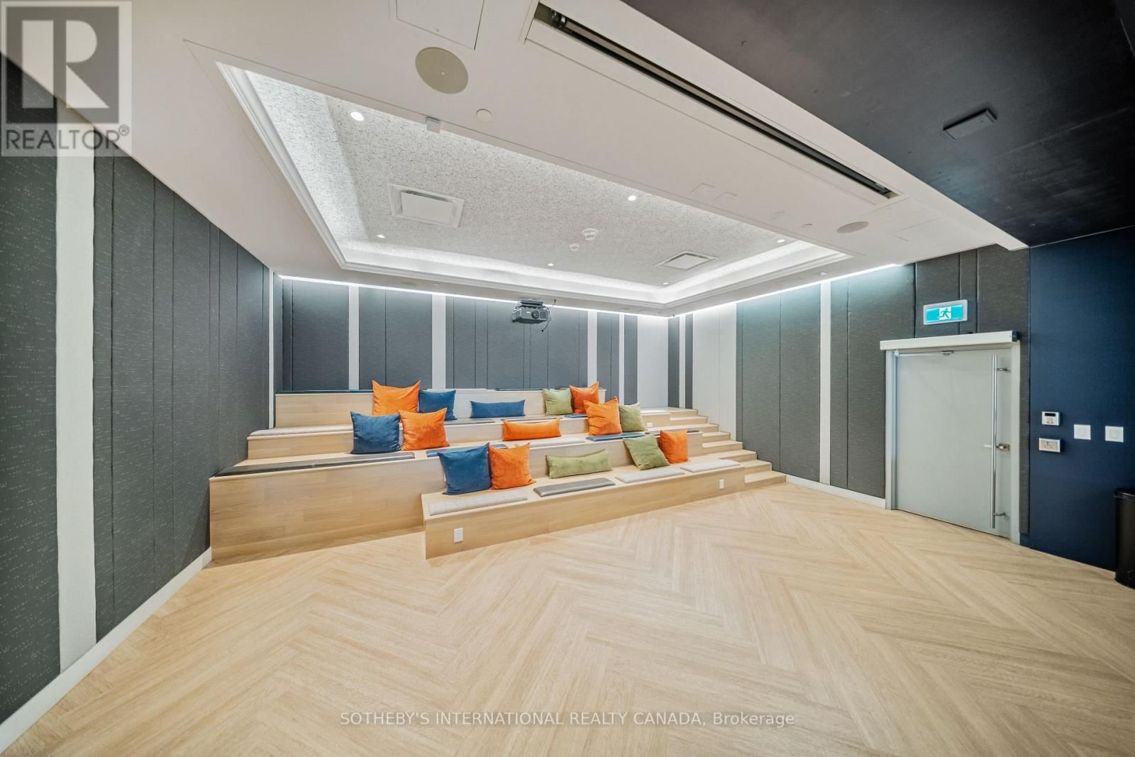 414 - 484 SPADINA AVENUE Image 32