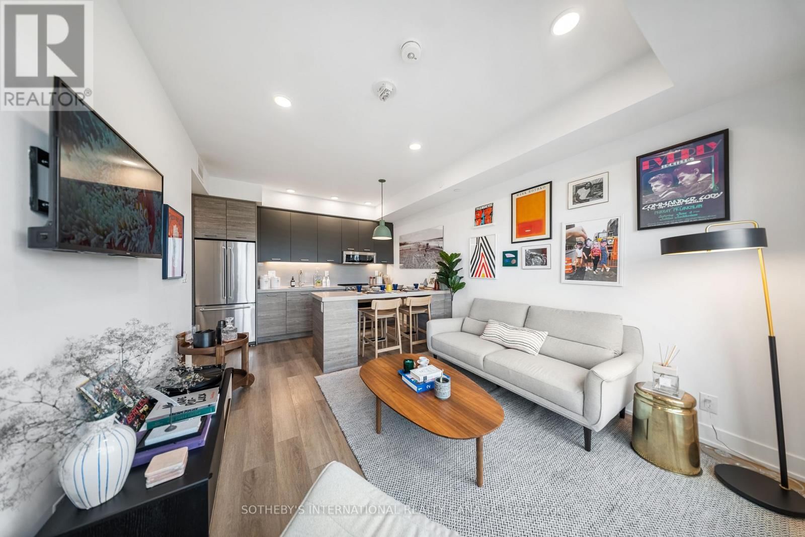 414 - 484 SPADINA AVENUE Image 9