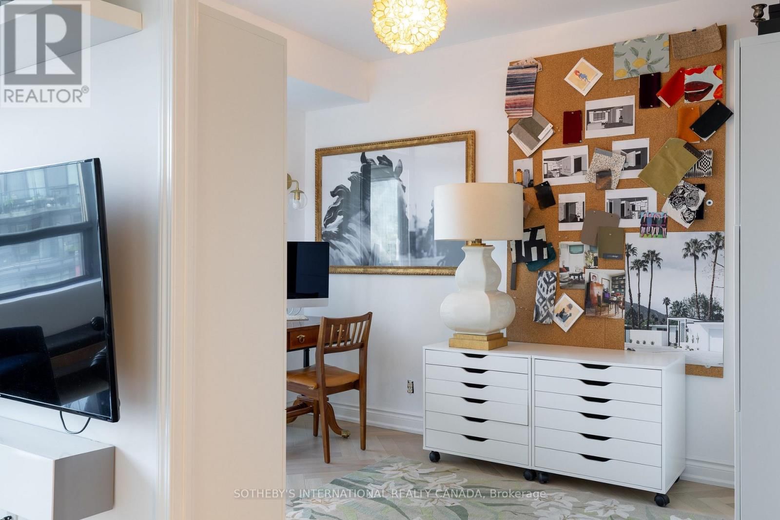 801 - 20 COLLIER STREET Image 13