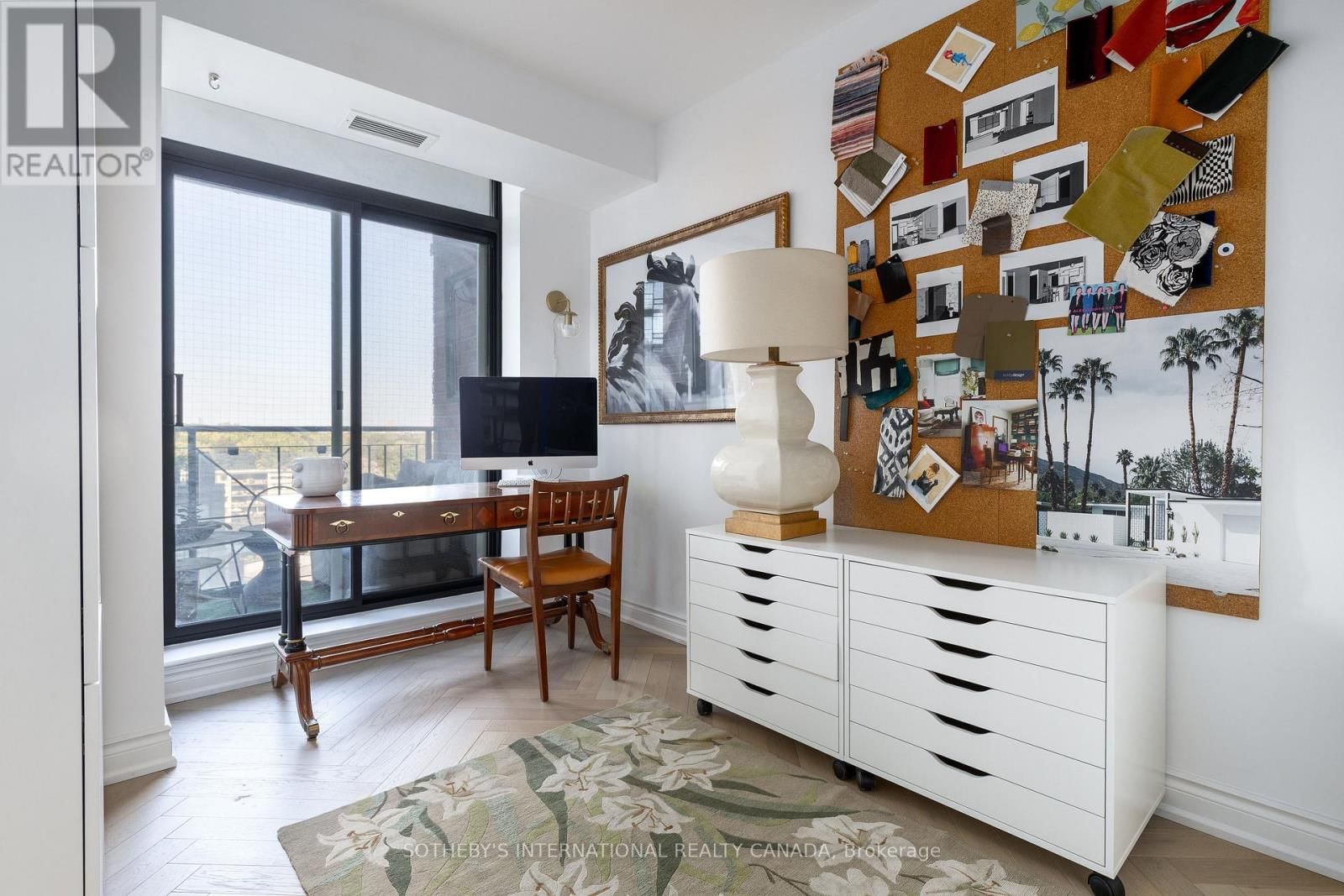 801 - 20 COLLIER STREET Image 14