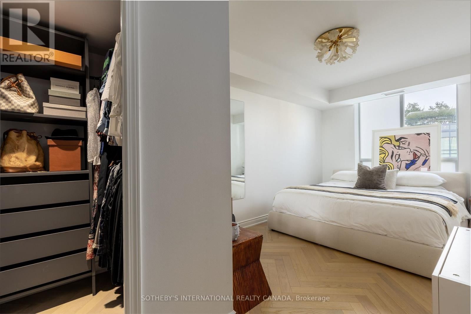 801 - 20 COLLIER STREET Image 16