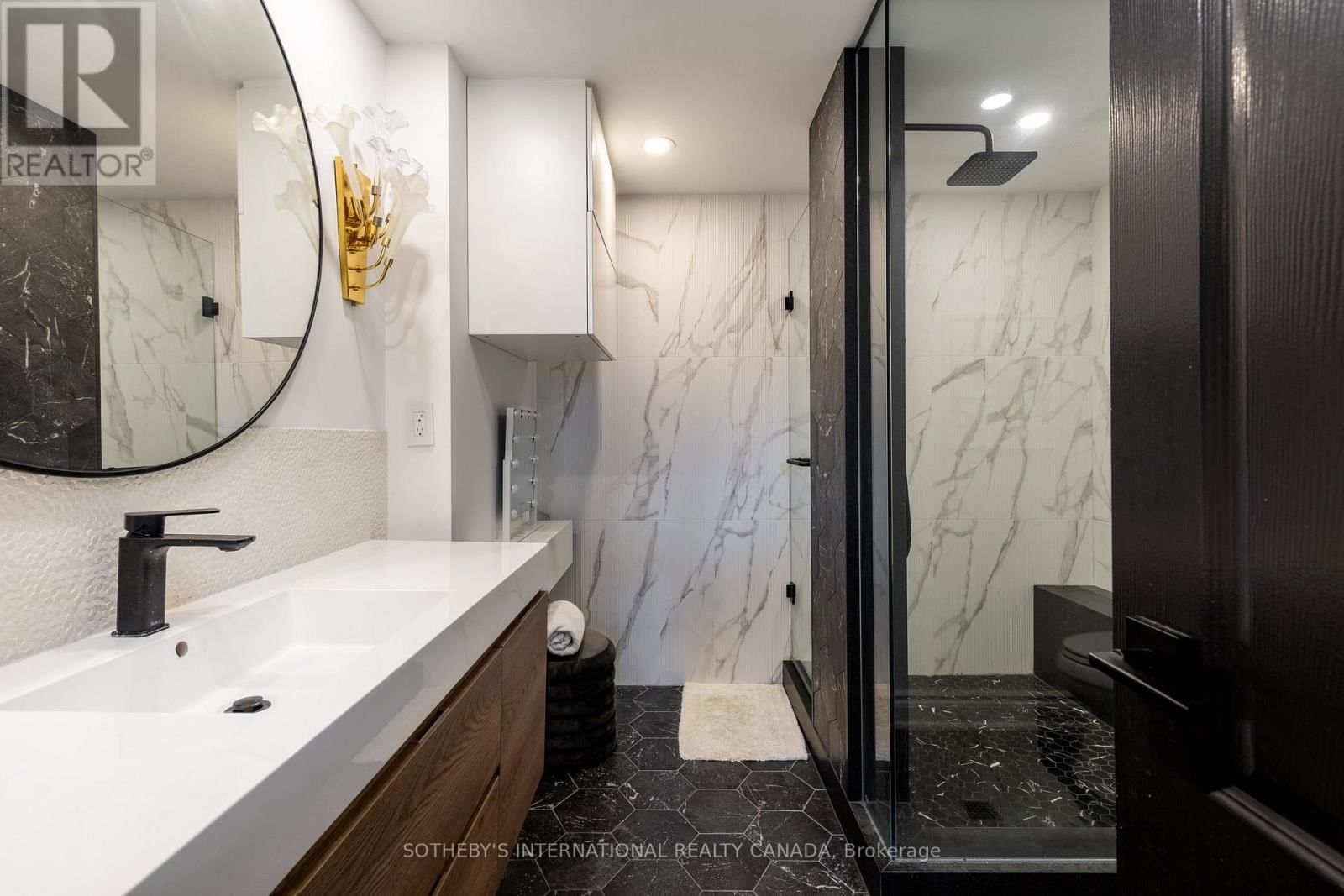 801 - 20 COLLIER STREET Image 18