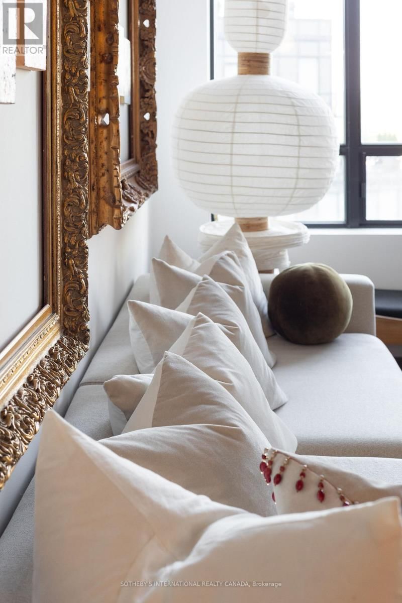 801 - 20 COLLIER STREET Image 9