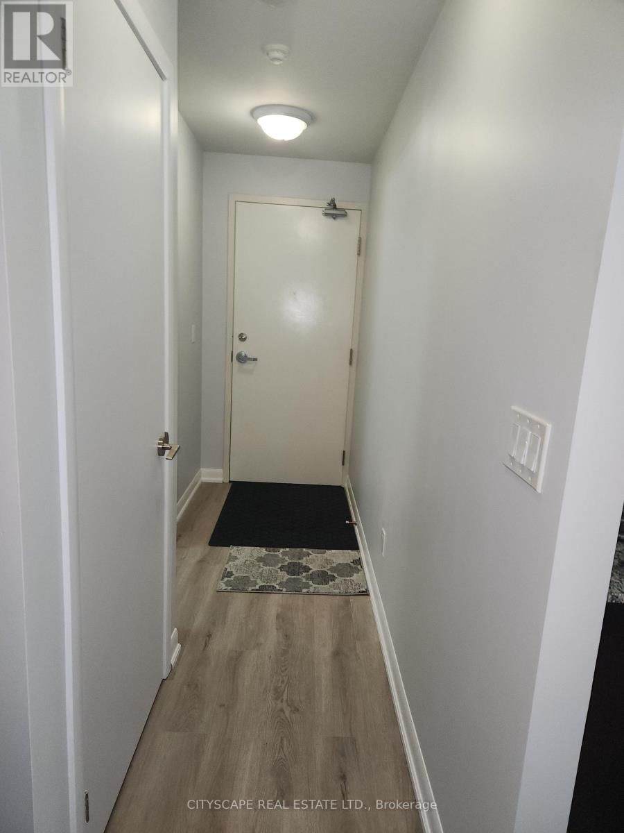 301 - 15 BRUYERES MEWS Image 9