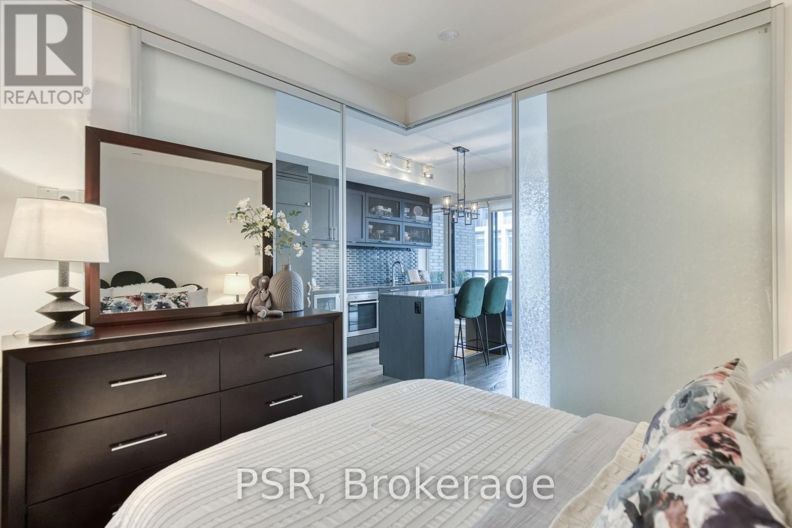 321 - 783 BATHURST STREET Image 16