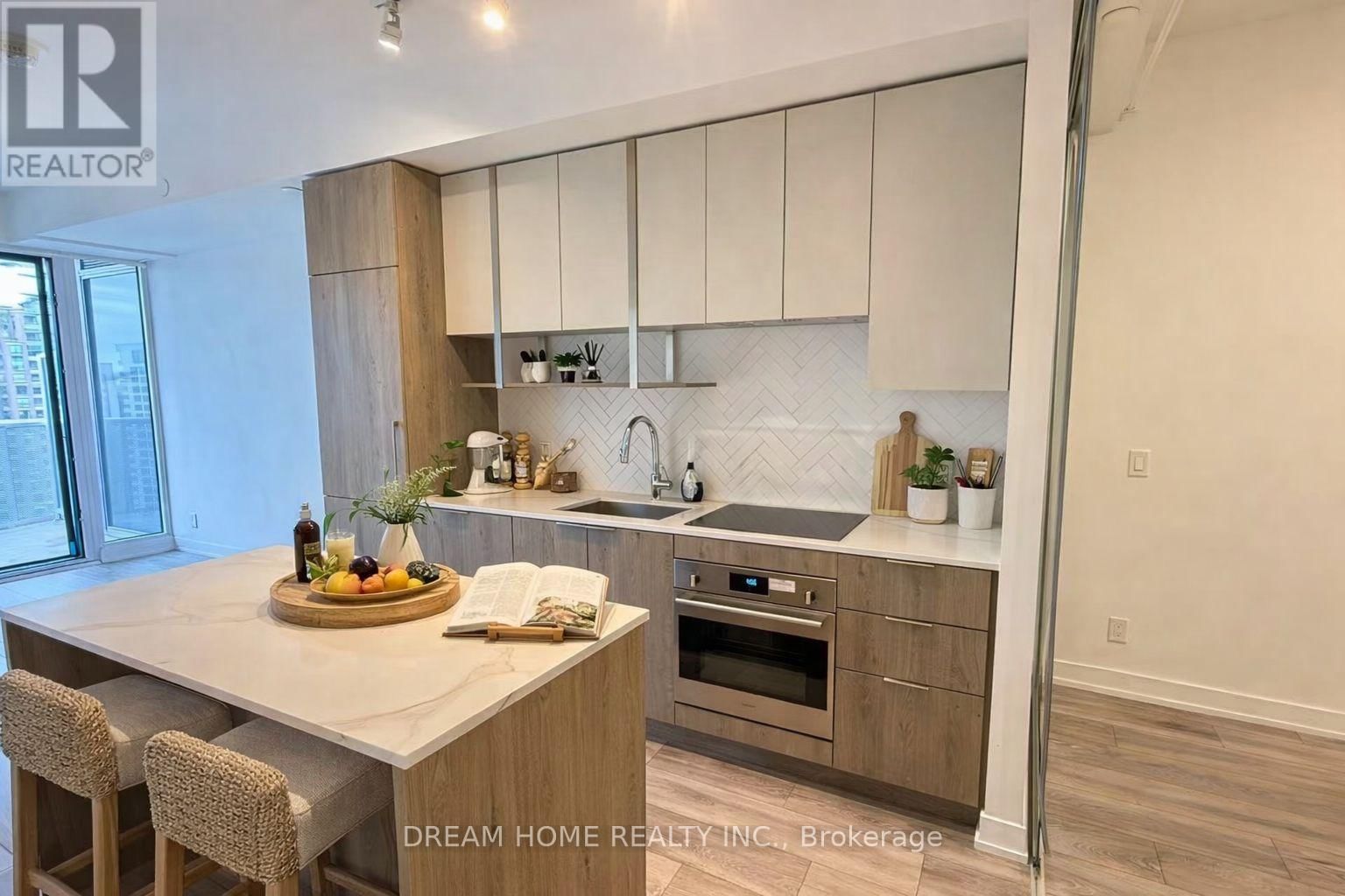 1503 - 15 HOLMES AVENUE Image 3