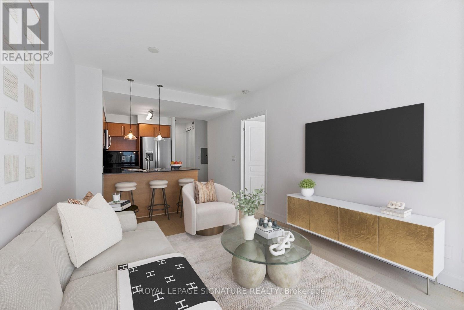 PH11 - 18 YONGE STREET Image 1