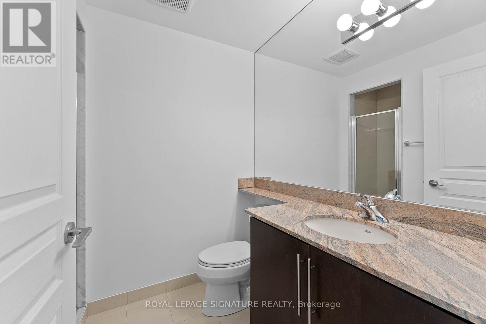 PH11 - 18 YONGE STREET Image 10