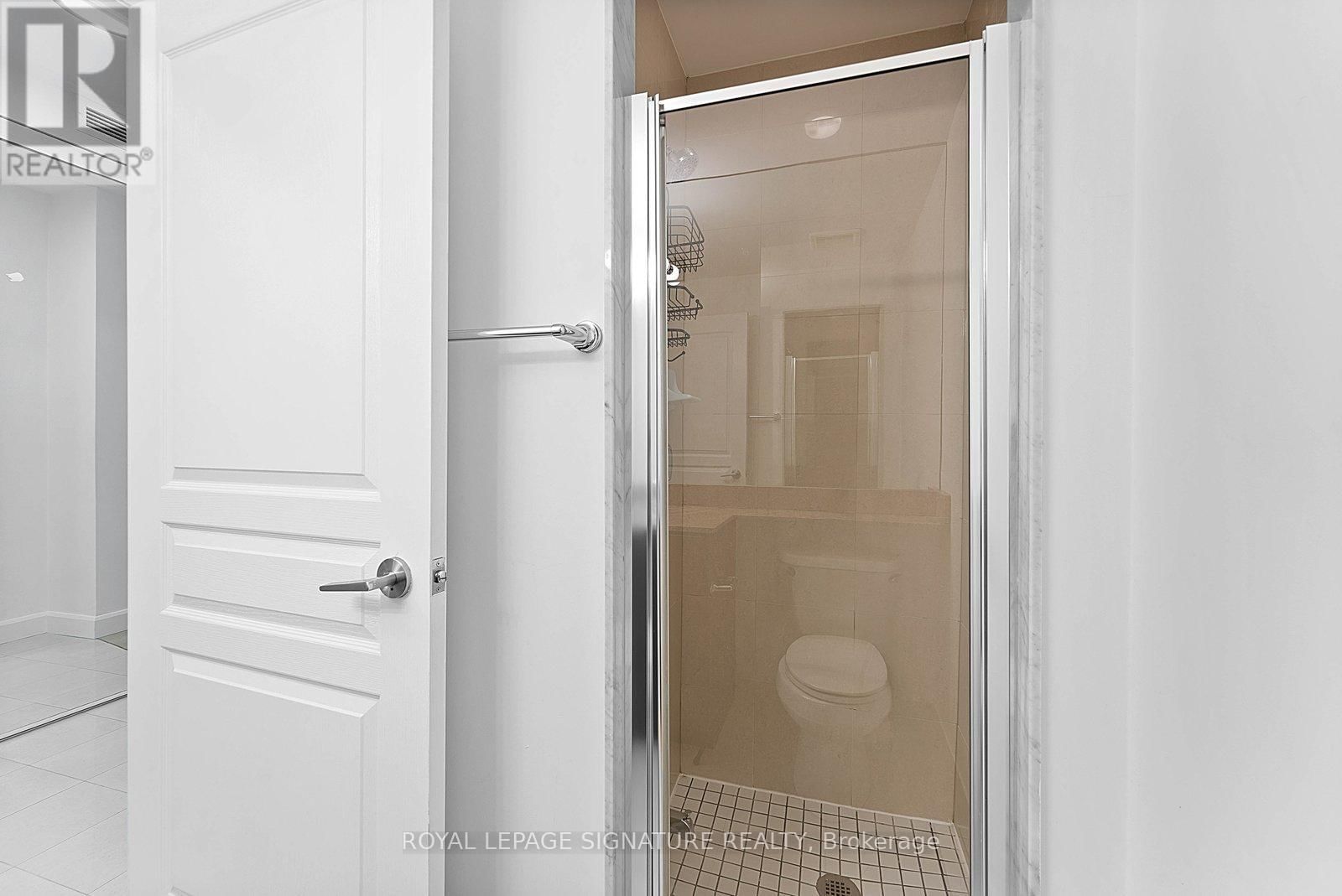 PH11 - 18 YONGE STREET Image 11