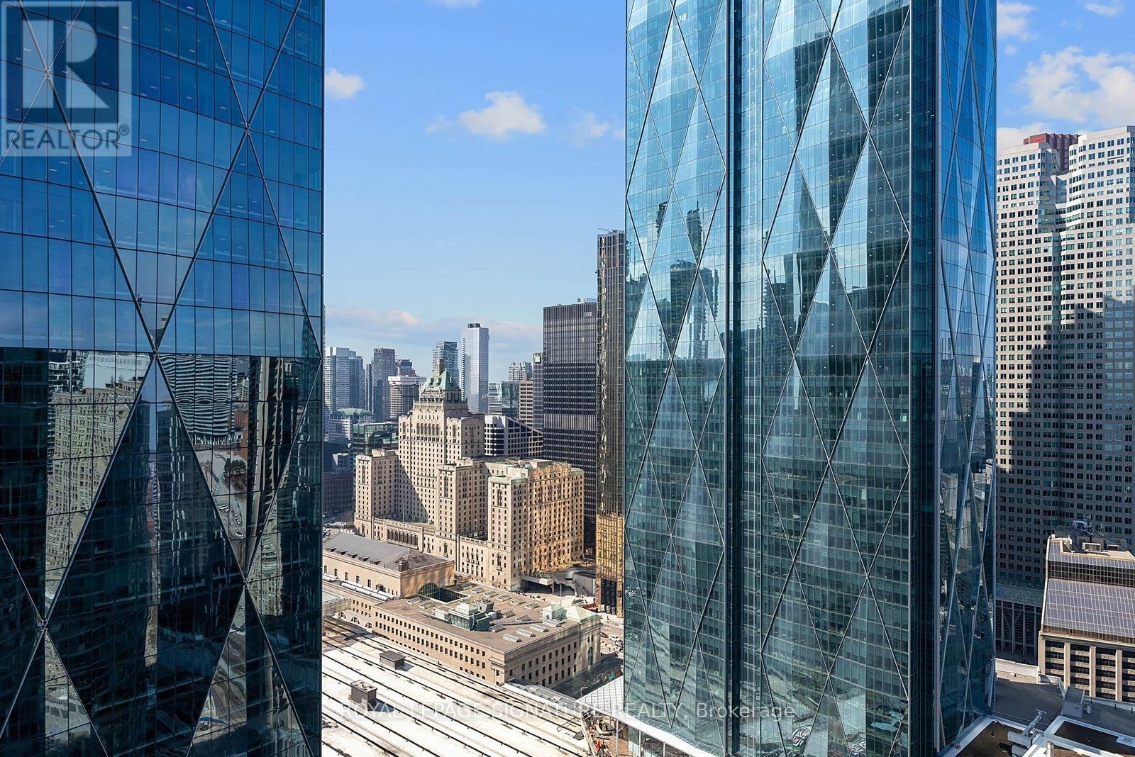 PH11 - 18 YONGE STREET Image 15