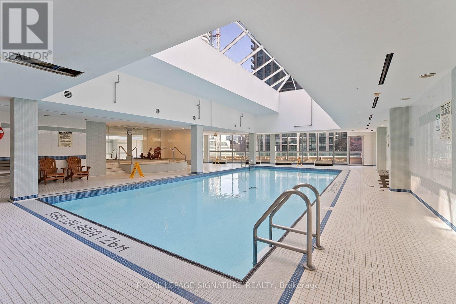 PH11 - 18 YONGE STREET Image 16