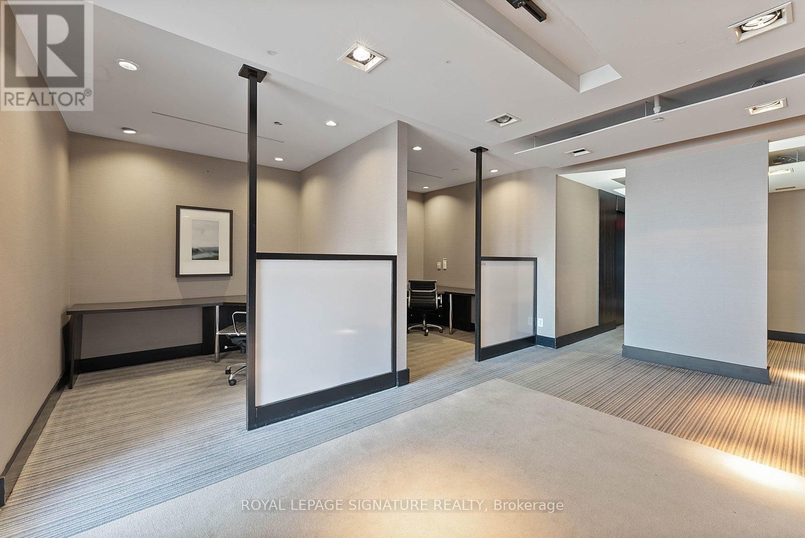 PH11 - 18 YONGE STREET Image 18