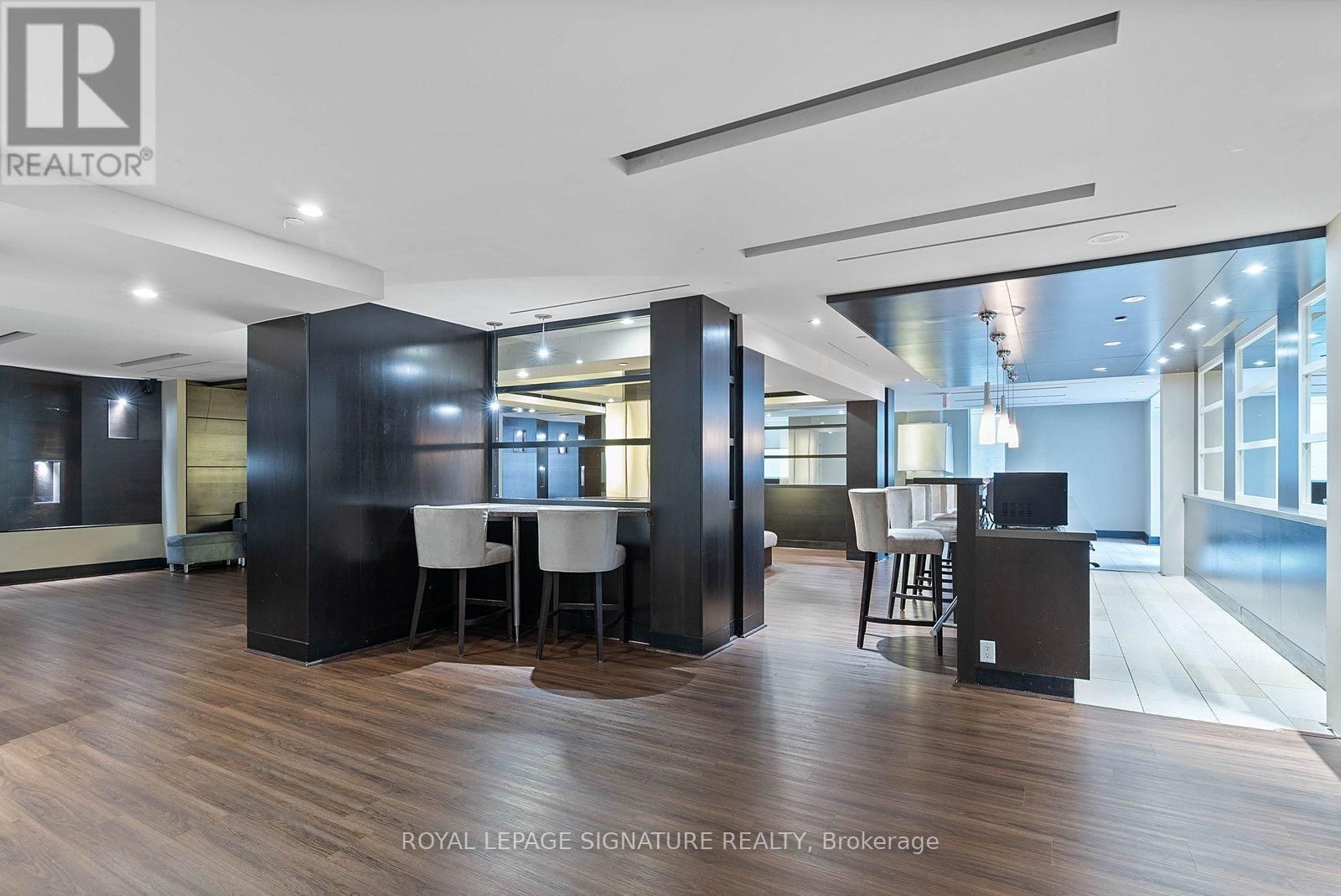 PH11 - 18 YONGE STREET Image 19