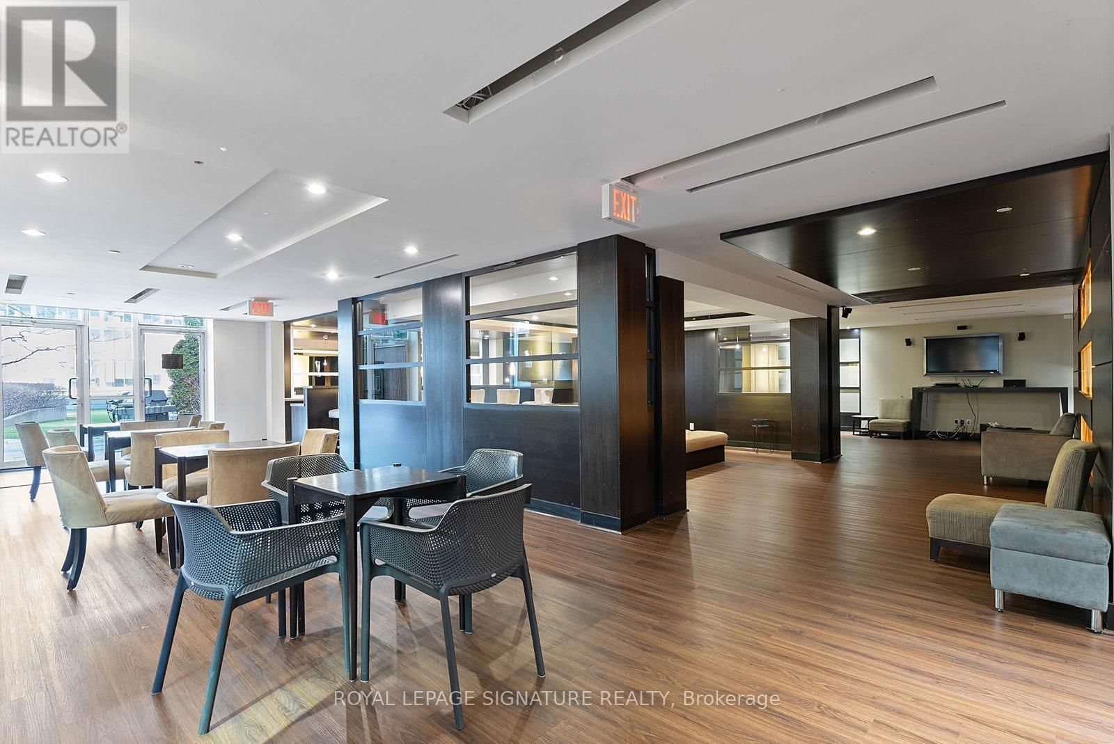 PH11 - 18 YONGE STREET Image 20