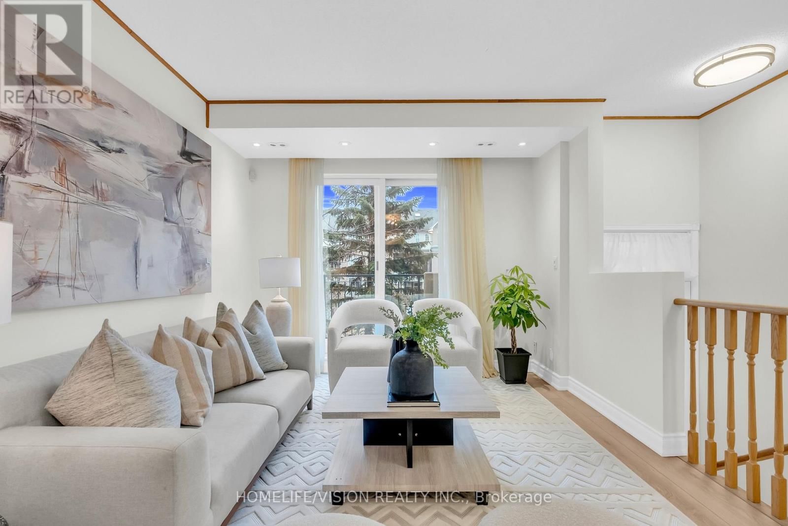 1229 - 28 SOMMERSET WAY Image 3