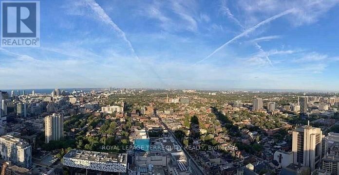 PH101 - 426 UNIVERSITY AVENUE Image 17