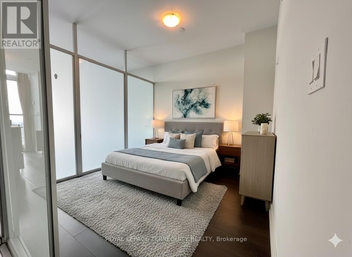 PH101 - 426 UNIVERSITY AVENUE Image 21