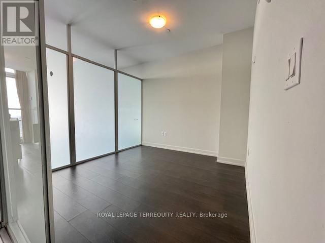 PH101 - 426 UNIVERSITY AVENUE Image 22