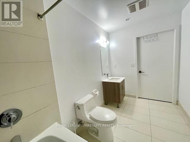 PH101 - 426 UNIVERSITY AVENUE Image 26