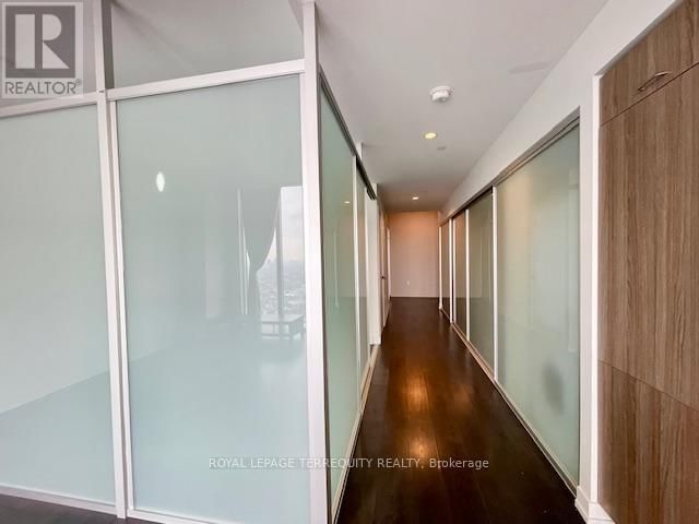 PH101 - 426 UNIVERSITY AVENUE Image 27