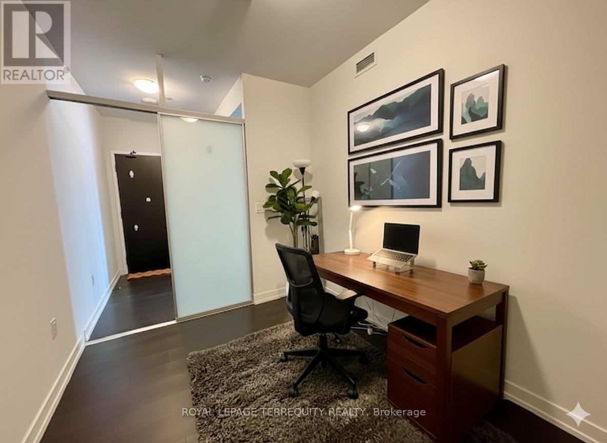 PH101 - 426 UNIVERSITY AVENUE Image 28